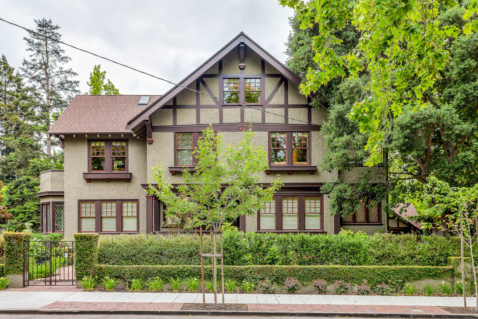  2844 Woolsey St, Berkeley—Condo in historic Tudor house—Andy Read Realtor—Photo 2