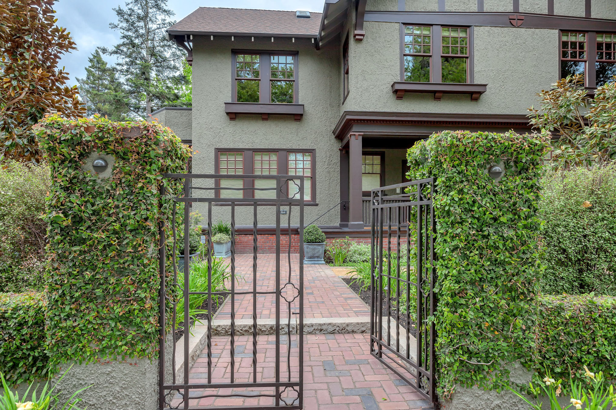  2844 Woolsey St, Berkeley—Condo in historic Tudor house—Andy Read Realtor—Photo 9