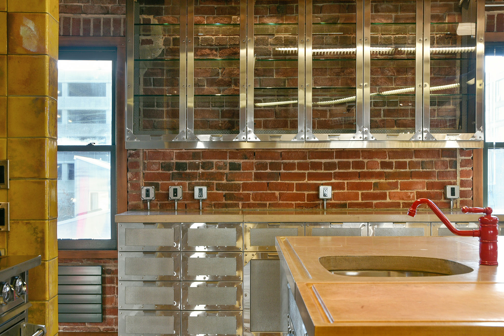  American Bag Building, Oakland—Mixed Use Live/Work Office Building Jack London—Andy Read Realtor—Photo 12