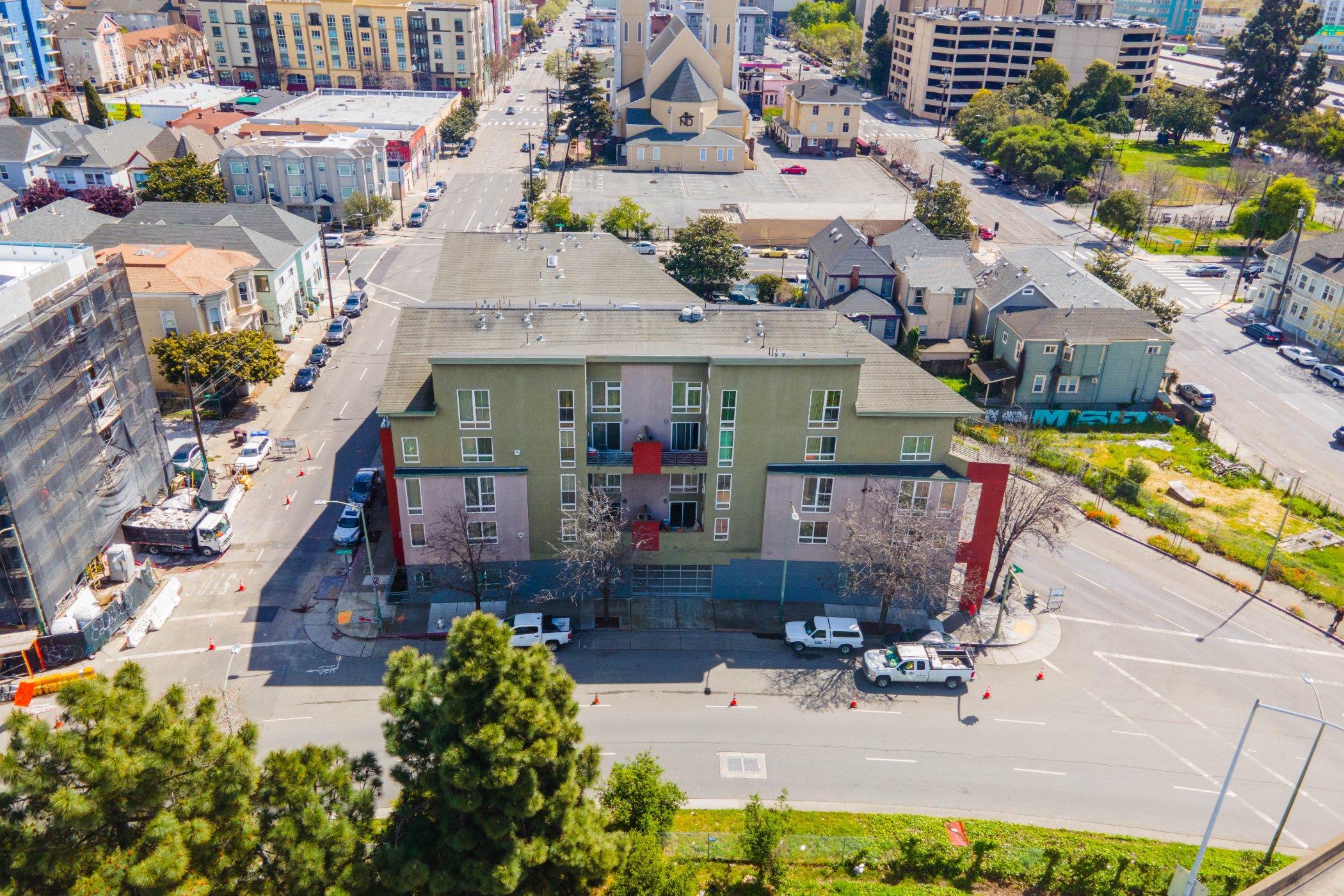  675 8th Street #16, Oakland -top floor, split-level corner loft overlooking downtown Oakland with parking and in-unit laundry—Andy Read Realtor—Photo 15