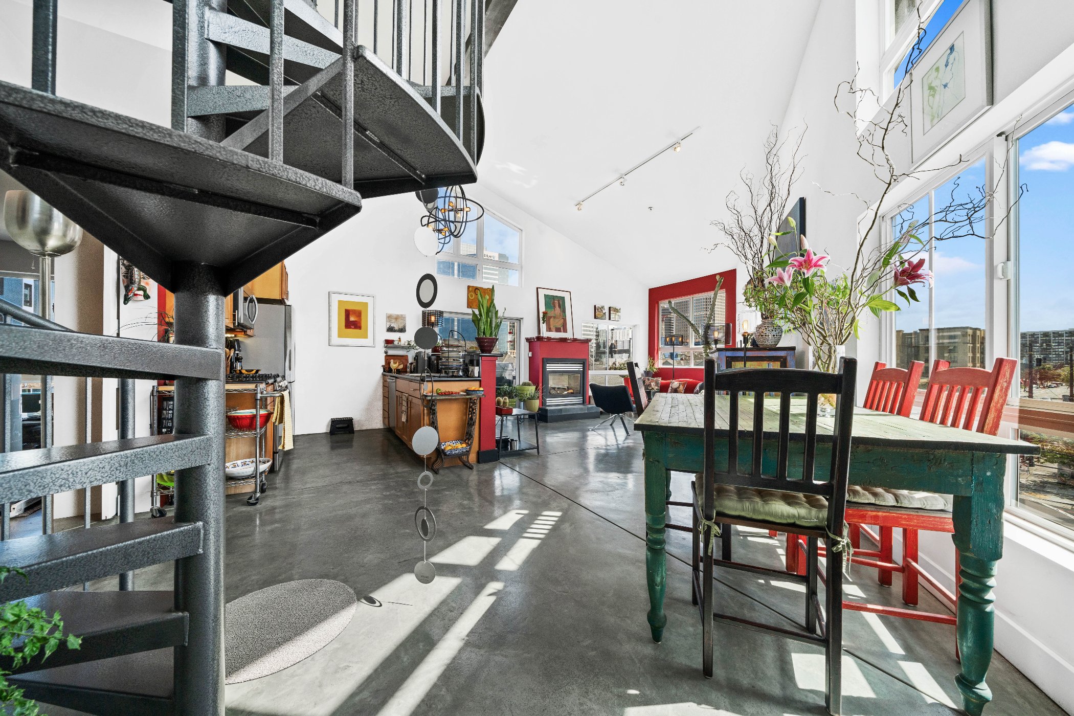  675 8th Street #16, Oakland -top floor, split-level corner loft overlooking downtown Oakland with parking and in-unit laundry—Andy Read Realtor—Photo 2