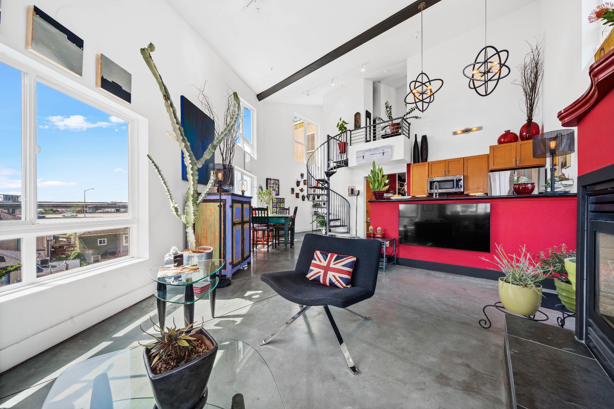  675 8th Street #16, Oakland -top floor, split-level corner loft overlooking downtown Oakland with parking and in-unit laundry—Andy Read Realtor—Photo 8