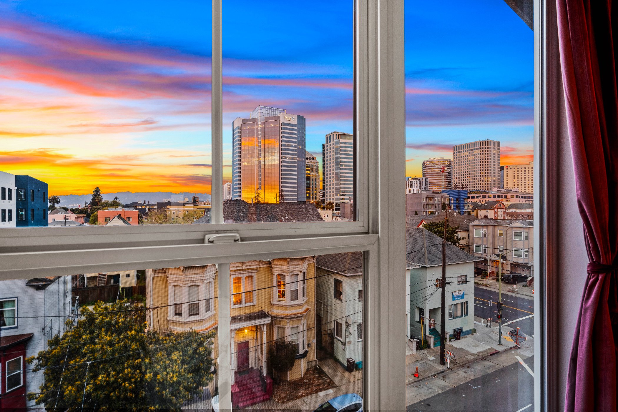  675 8th Street #16, Oakland -top floor, split-level corner loft overlooking downtown Oakland with parking and in-unit laundry—Andy Read Realtor—Photo 12