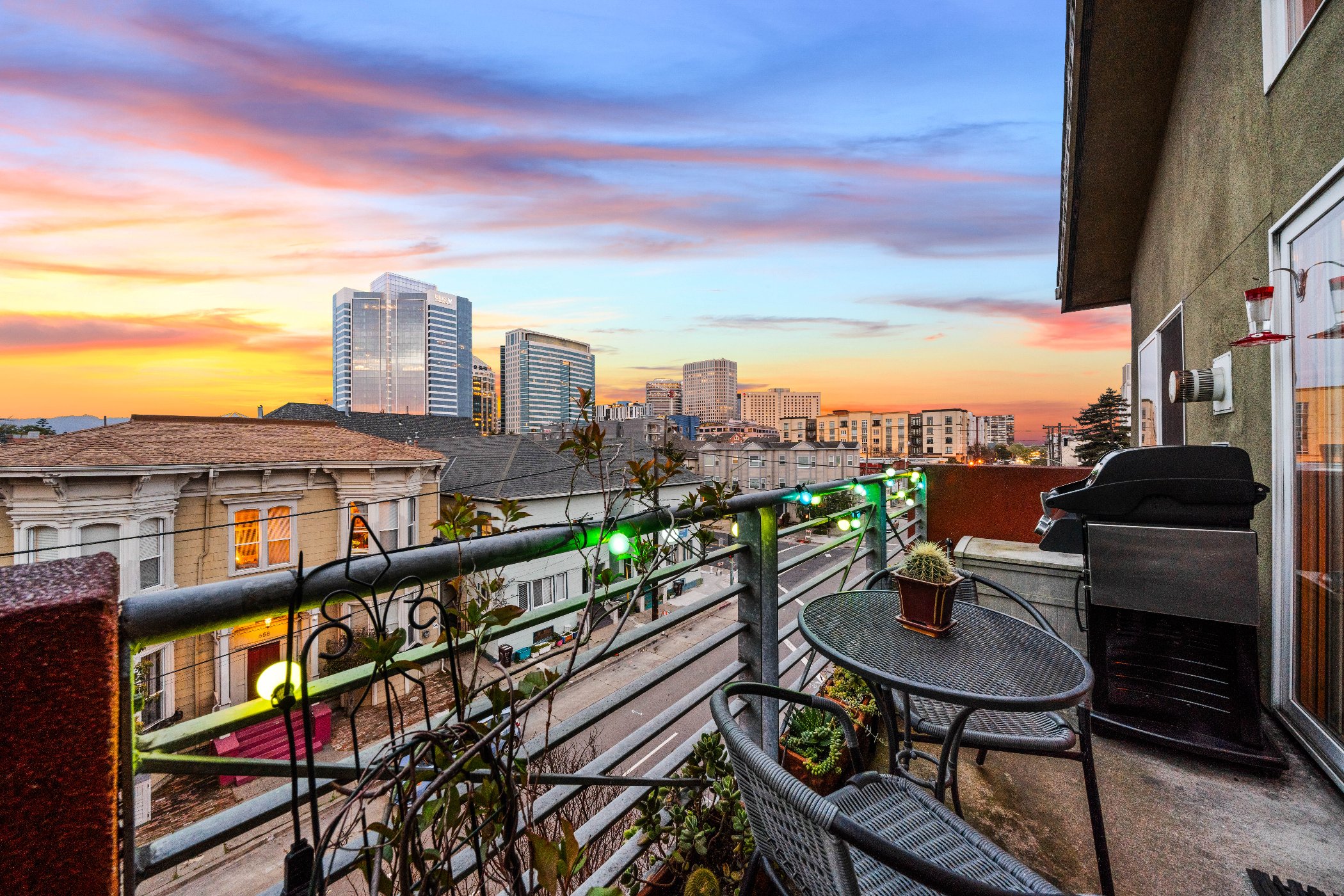  675 8th Street #16, Oakland -top floor, split-level corner loft overlooking downtown Oakland with parking and in-unit laundry—Andy Read Realtor—Photo 13