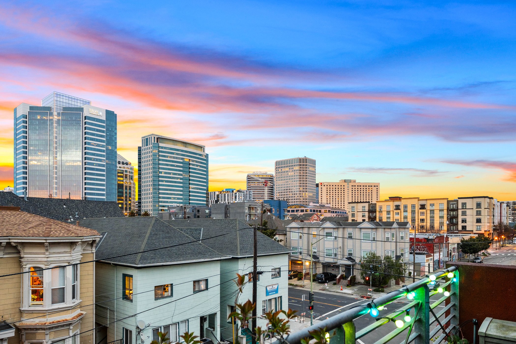  675 8th Street #16, Oakland -top floor, split-level corner loft overlooking downtown Oakland with parking and in-unit laundry—Andy Read Realtor—Photo 14